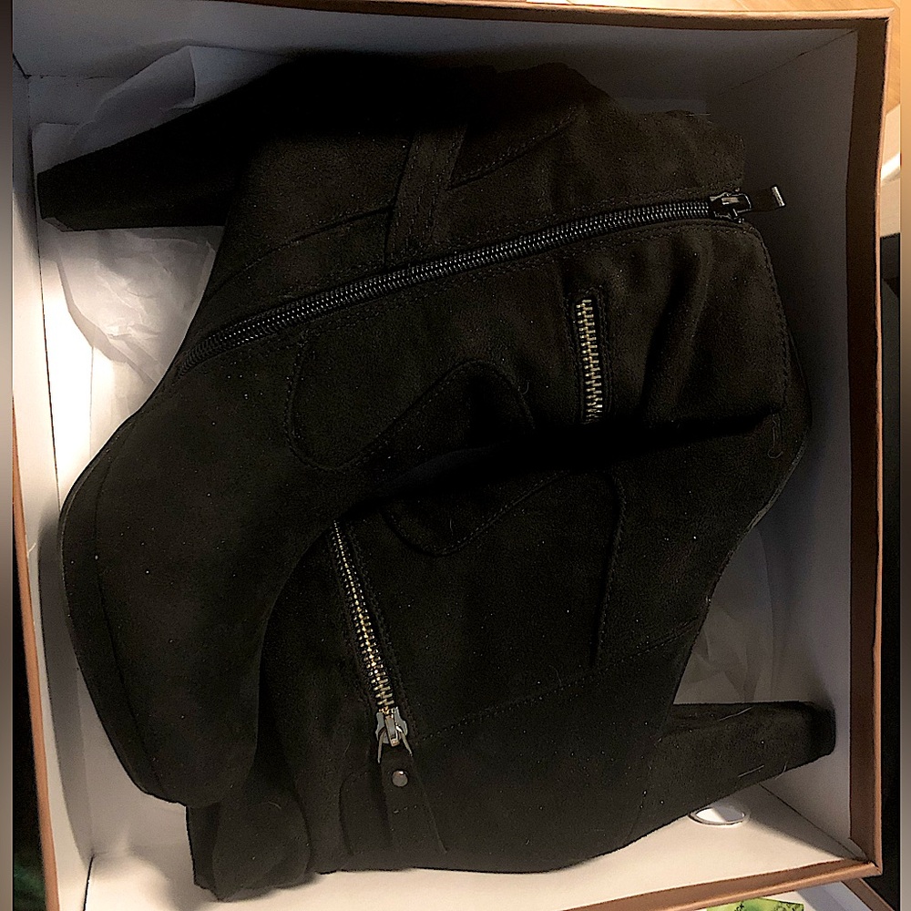 Perphy Round Toe Platform Black Heeled Bootie